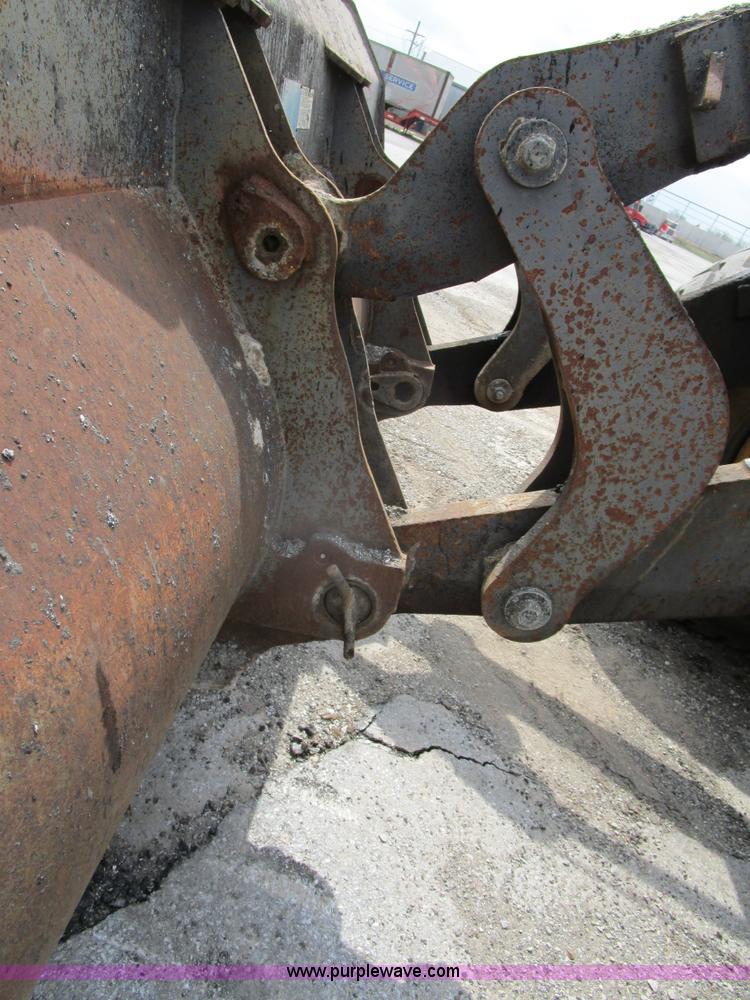 image for item K2095 1994 Volvo L90B wheel loader