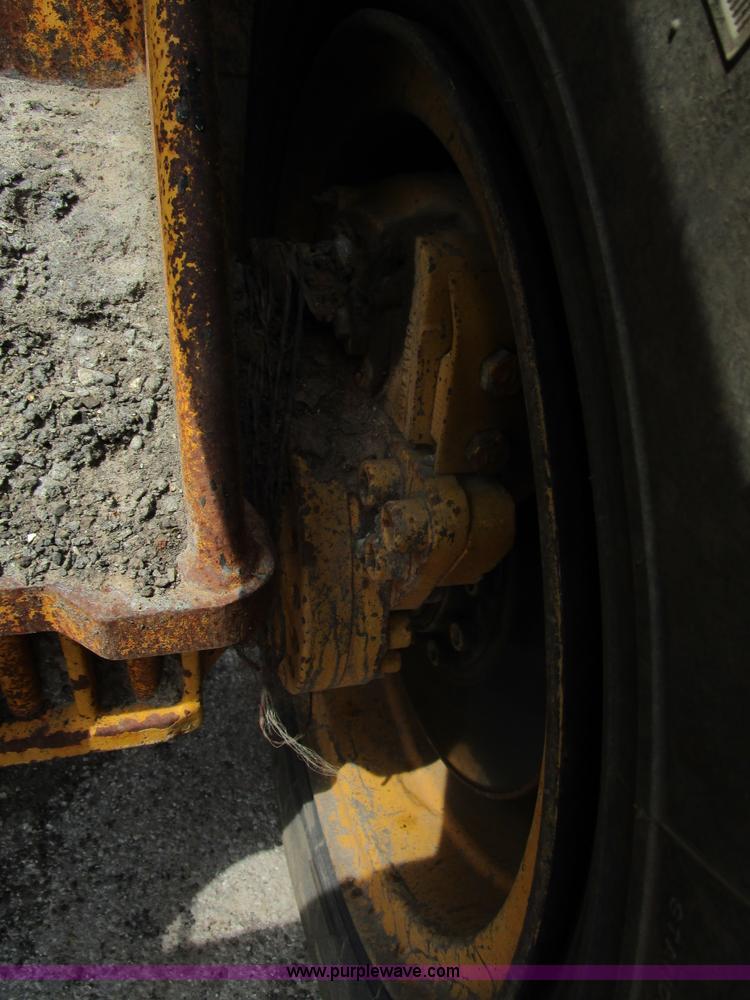 image for item K2095 1994 Volvo L90B wheel loader