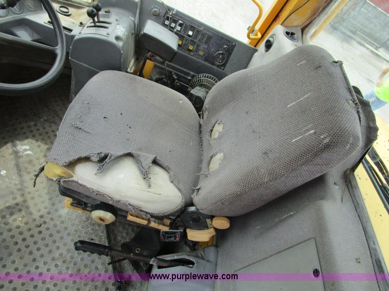 image for item K2095 1994 Volvo L90B wheel loader