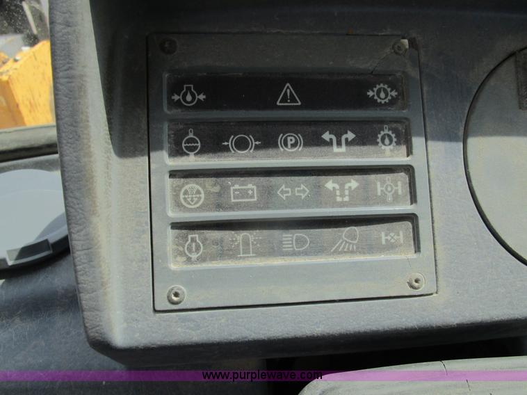 image for item K2095 1994 Volvo L90B wheel loader