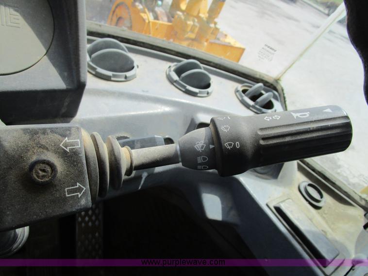 image for item K2095 1994 Volvo L90B wheel loader