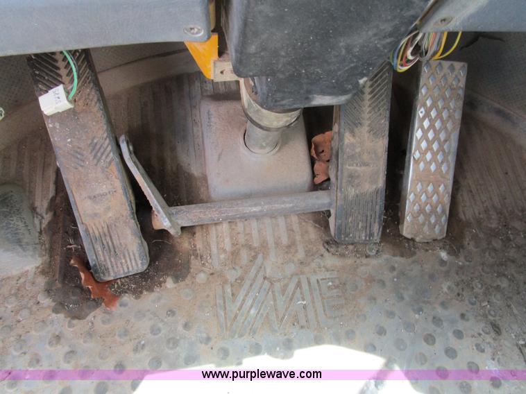 image for item K2095 1994 Volvo L90B wheel loader