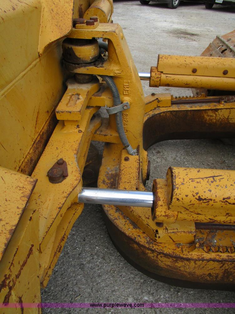 image for item K2096 1995 Caterpillar D5H XL Series II dozer