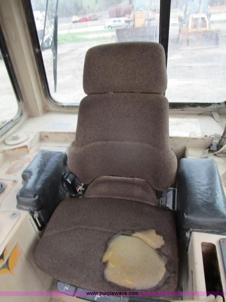 image for item K2096 1995 Caterpillar D5H XL Series II dozer