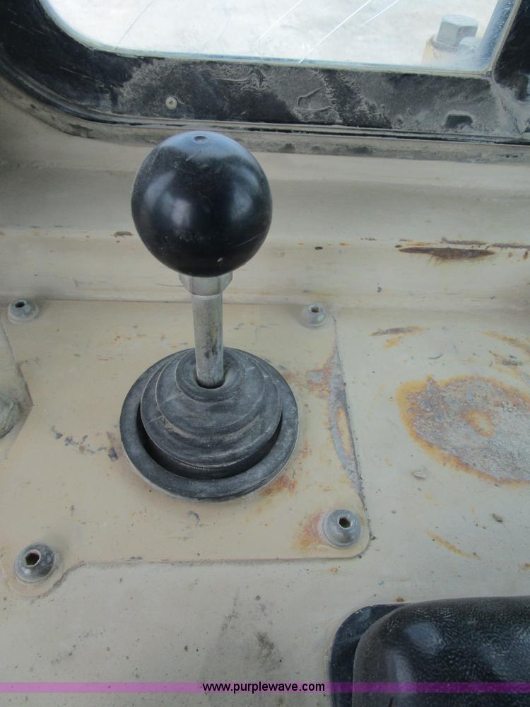 image for item K2096 1995 Caterpillar D5H XL Series II dozer