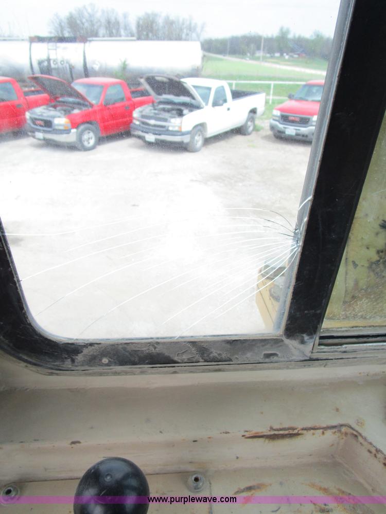 image for item K2096 1995 Caterpillar D5H XL Series II dozer