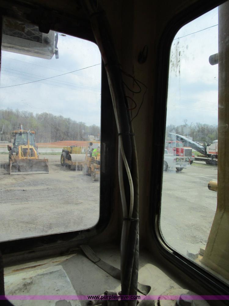 image for item K2096 1995 Caterpillar D5H XL Series II dozer