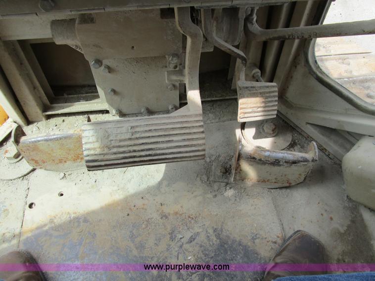 image for item K2096 1995 Caterpillar D5H XL Series II dozer