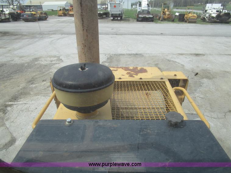 image for item K2096 1995 Caterpillar D5H XL Series II dozer