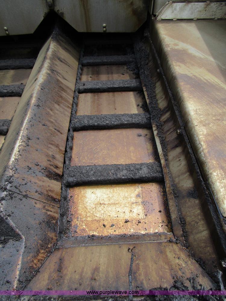 image for item K2097 2004 Terex Cedarapids 462 asphalt paver