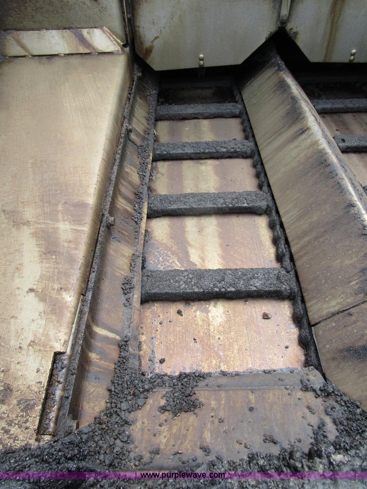 image for item K2097 2004 Terex Cedarapids 462 asphalt paver