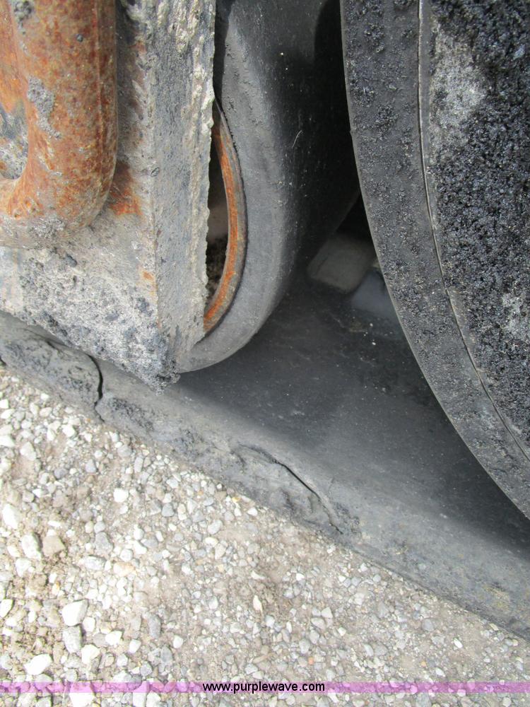 image for item K2097 2004 Terex Cedarapids 462 asphalt paver