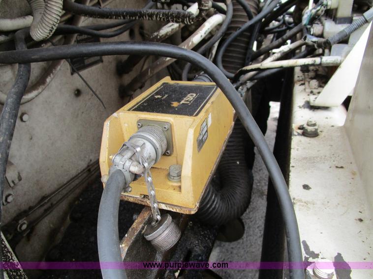 image for item K2097 2004 Terex Cedarapids 462 asphalt paver