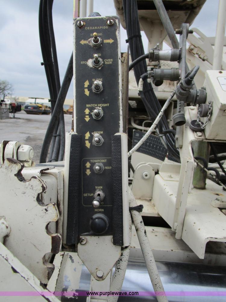 image for item K2097 2004 Terex Cedarapids 462 asphalt paver