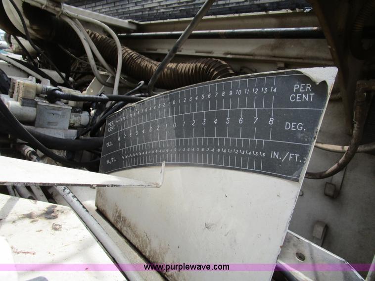 image for item K2097 2004 Terex Cedarapids 462 asphalt paver