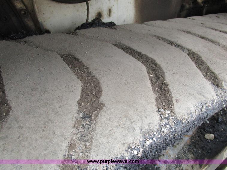 image for item K2097 2004 Terex Cedarapids 462 asphalt paver