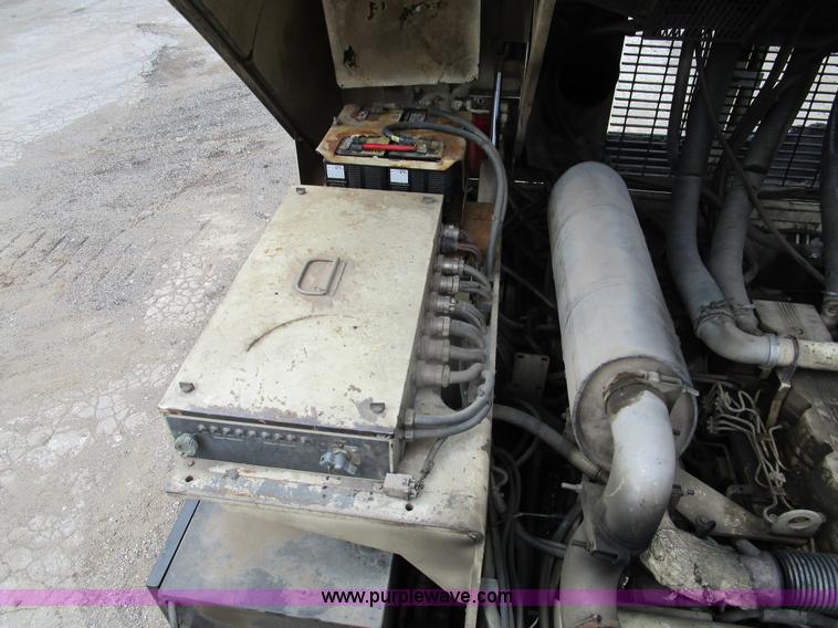 image for item K2097 2004 Terex Cedarapids 462 asphalt paver