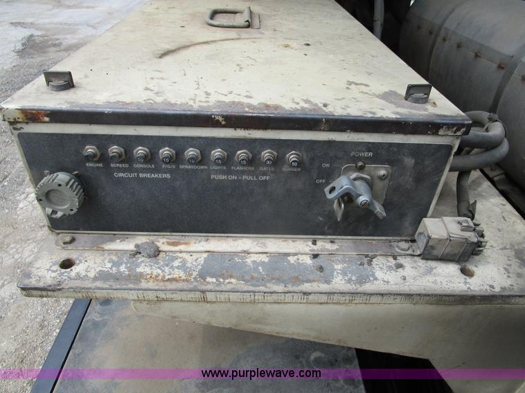 image for item K2097 2004 Terex Cedarapids 462 asphalt paver