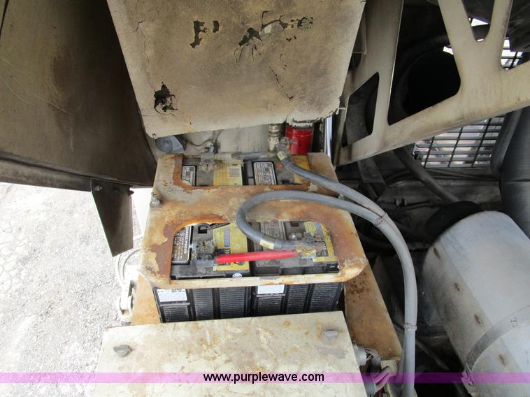 image for item K2097 2004 Terex Cedarapids 462 asphalt paver