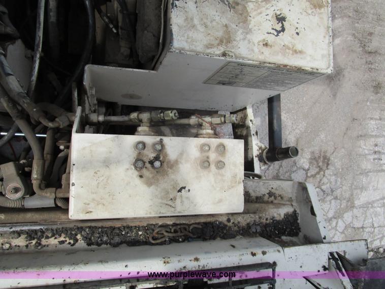 image for item K2097 2004 Terex Cedarapids 462 asphalt paver