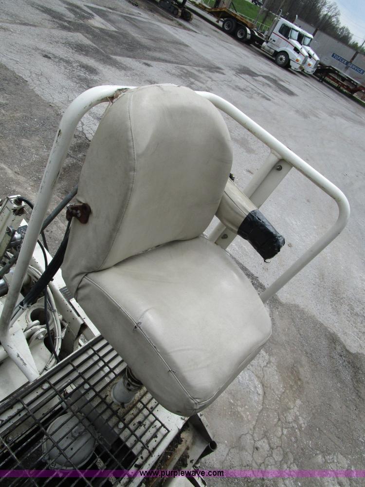 image for item K2097 2004 Terex Cedarapids 462 asphalt paver