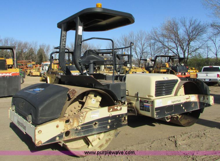 image for item K2567 Ingersoll Rand DD-138HF double drum vibratory roller