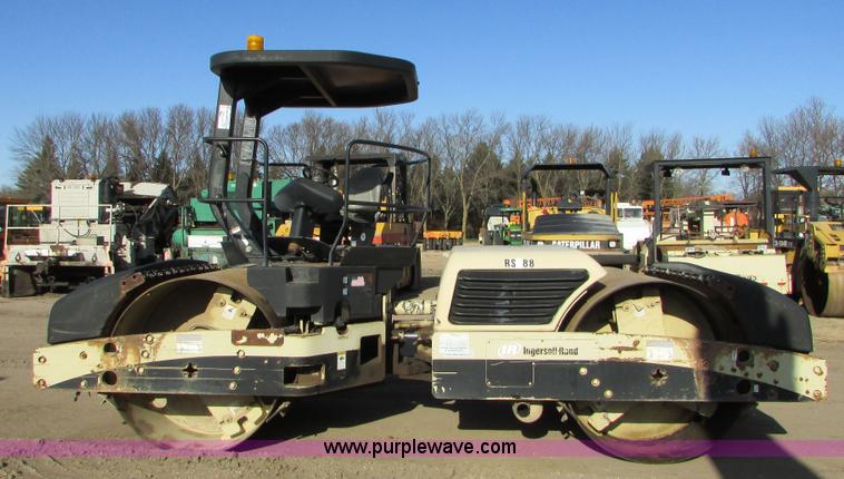 image for item K2567 Ingersoll Rand DD-138HF double drum vibratory roller