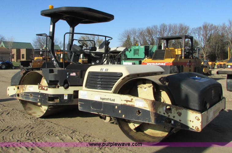 image for item K2567 Ingersoll Rand DD-138HF double drum vibratory roller