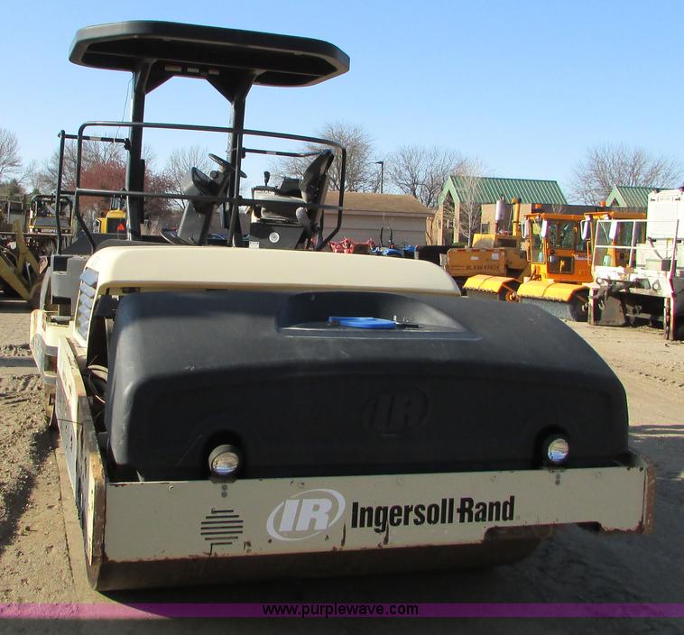 image for item K2567 Ingersoll Rand DD-138HF double drum vibratory roller
