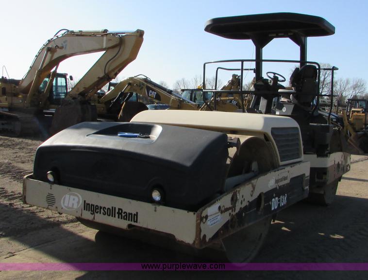 image for item K2567 Ingersoll Rand DD-138HF double drum vibratory roller