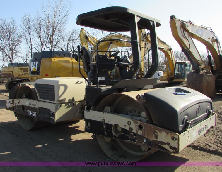 image for item K2567 Ingersoll Rand DD-138HF double drum vibratory roller