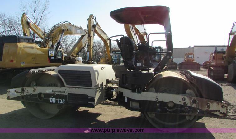 image for item K2567 Ingersoll Rand DD-138HF double drum vibratory roller