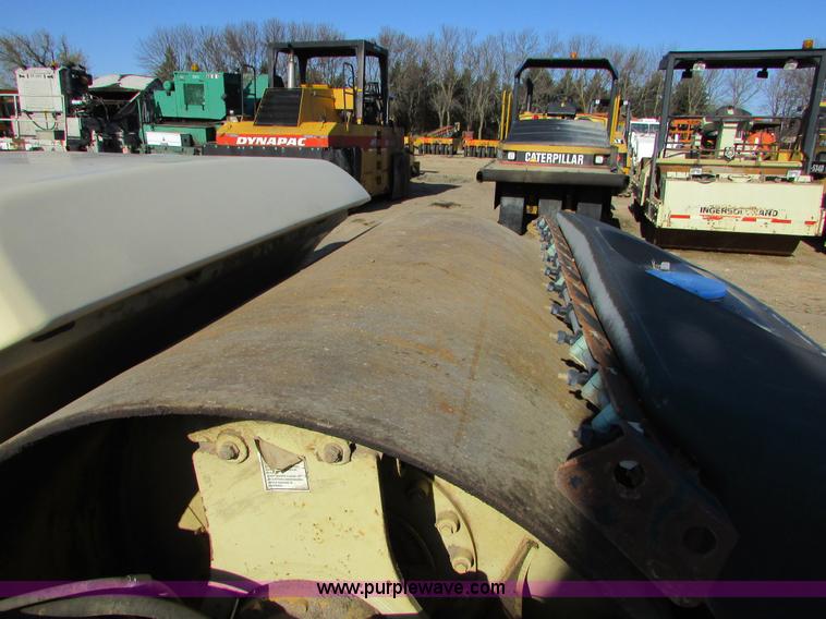 image for item K2567 Ingersoll Rand DD-138HF double drum vibratory roller