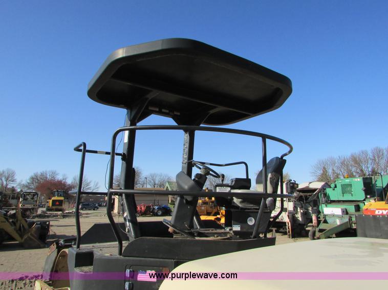 image for item K2567 Ingersoll Rand DD-138HF double drum vibratory roller