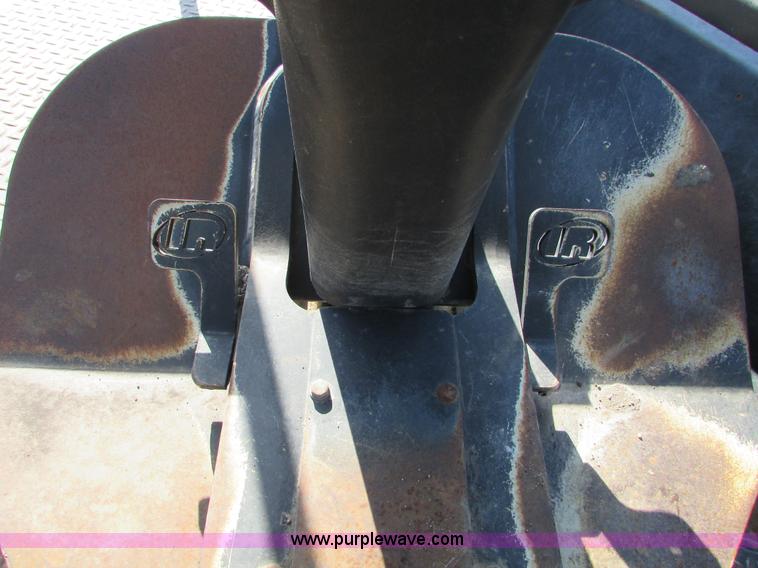 image for item K2567 Ingersoll Rand DD-138HF double drum vibratory roller