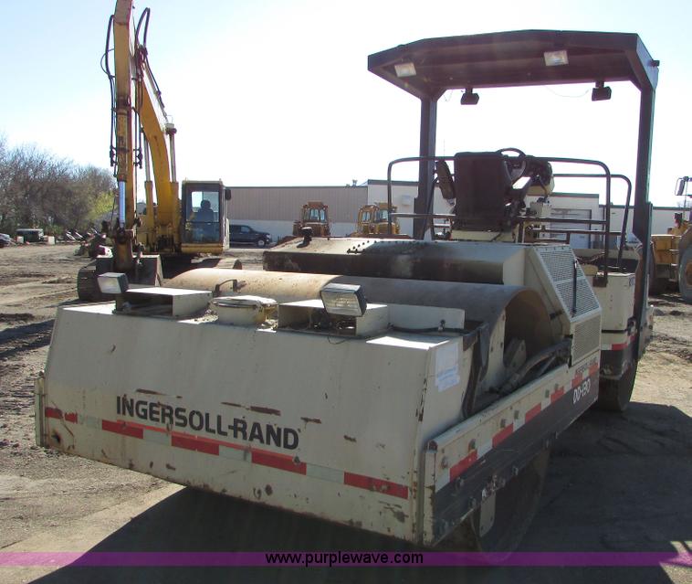 image for item K2568 Ingersoll Rand DD-130 double drum vibratory roller