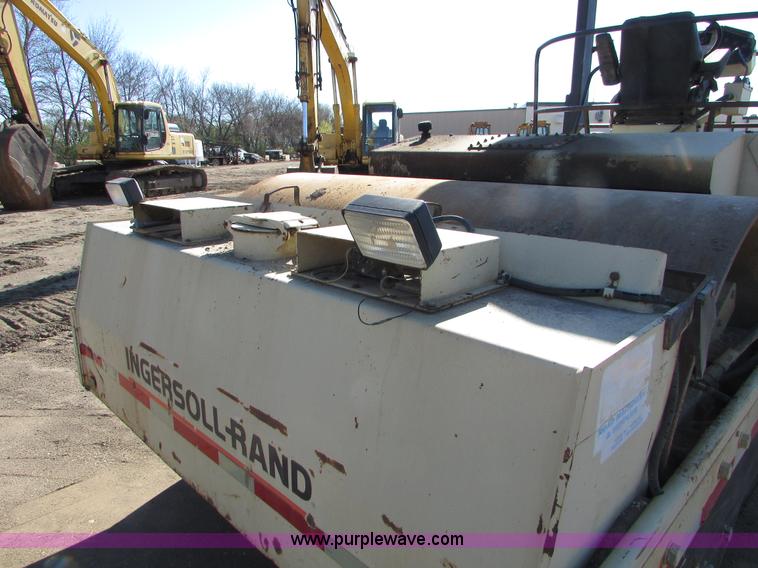 image for item K2568 Ingersoll Rand DD-130 double drum vibratory roller