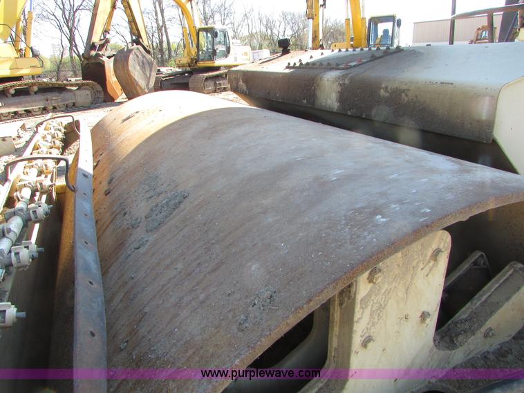 image for item K2568 Ingersoll Rand DD-130 double drum vibratory roller