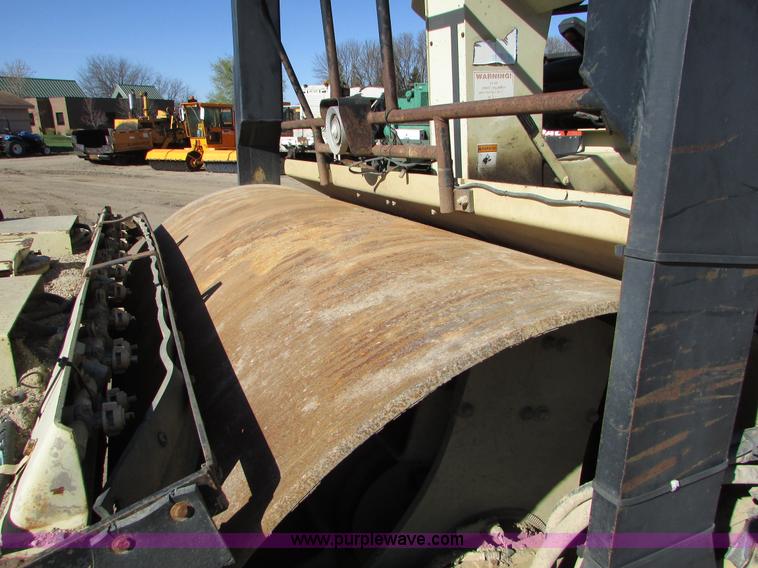 image for item K2568 Ingersoll Rand DD-130 double drum vibratory roller