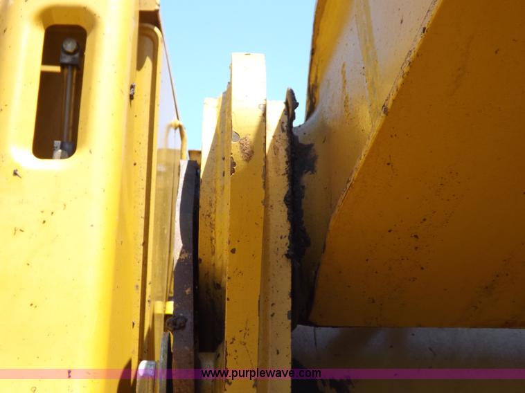 image for item K3881 2003 Caterpillar 325C L excavator