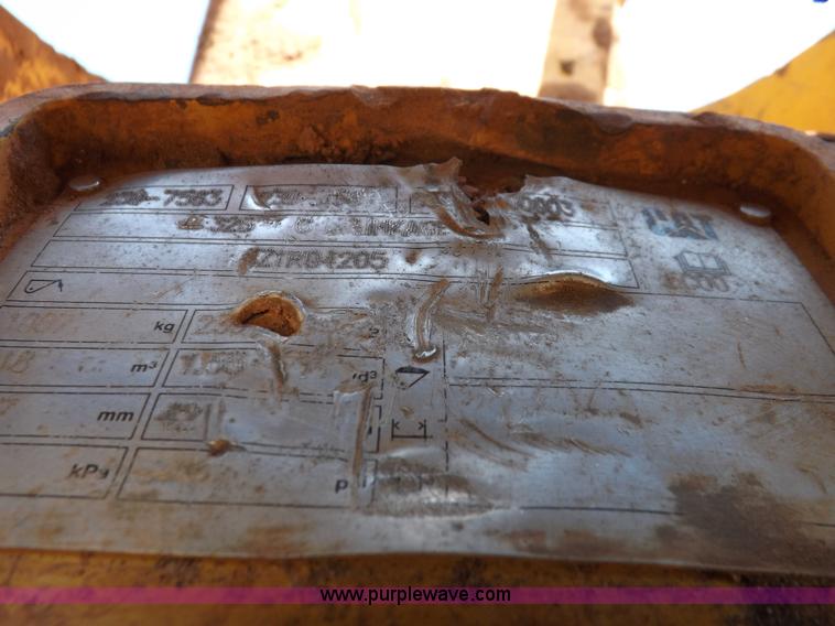 image for item K3881 2003 Caterpillar 325C L excavator