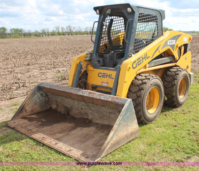 image for item K6792 2012 Gehl V330 skid steer