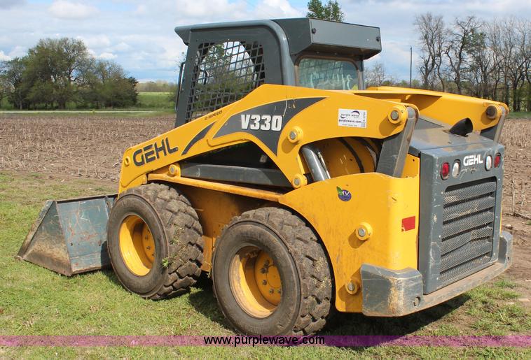 image for item K6792 2012 Gehl V330 skid steer