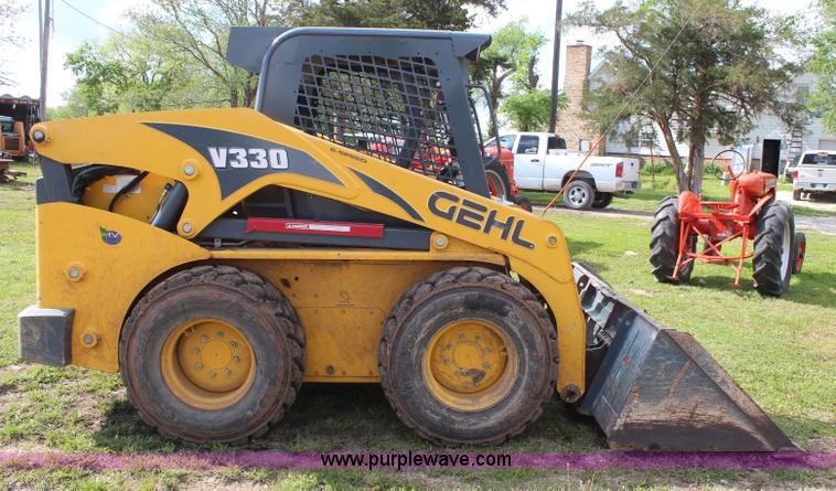 image for item K6792 2012 Gehl V330 skid steer