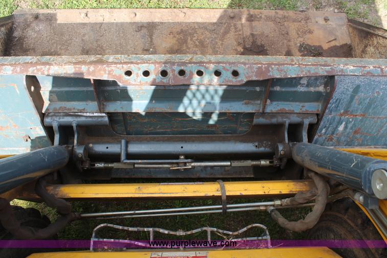 image for item K6792 2012 Gehl V330 skid steer