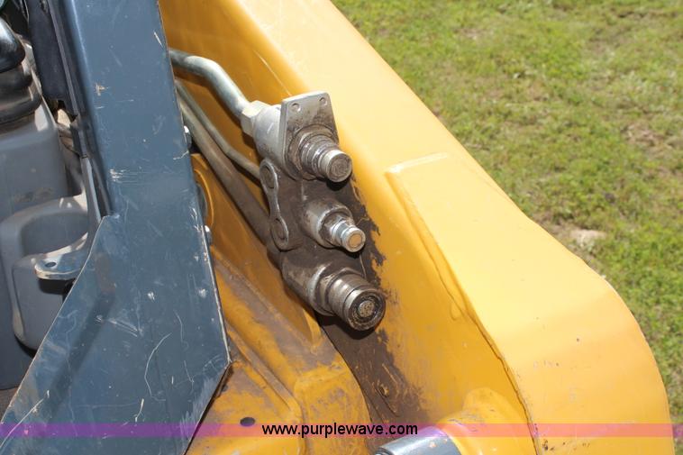 image for item K6792 2012 Gehl V330 skid steer