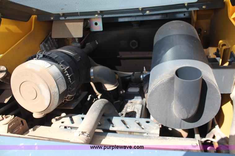 image for item K6792 2012 Gehl V330 skid steer