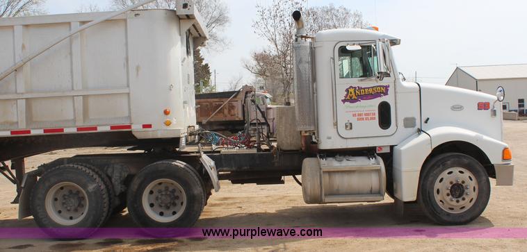 image for item K6843 1999 Peterbilt 385 semi truck