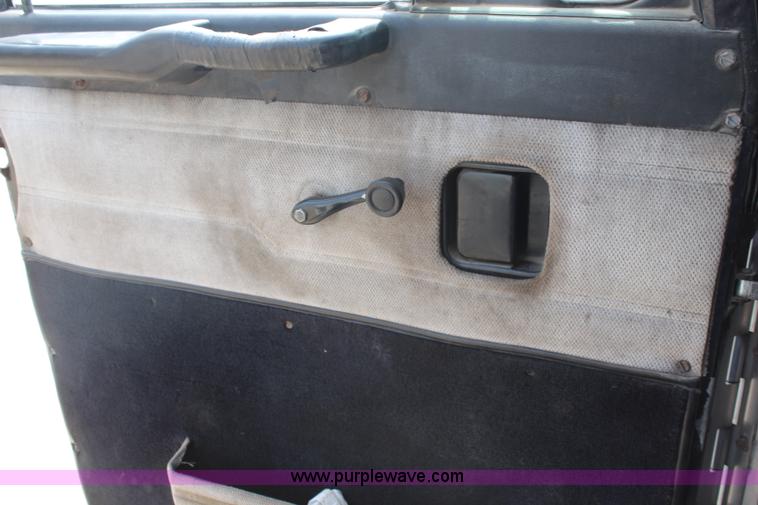 image for item K6843 1999 Peterbilt 385 semi truck