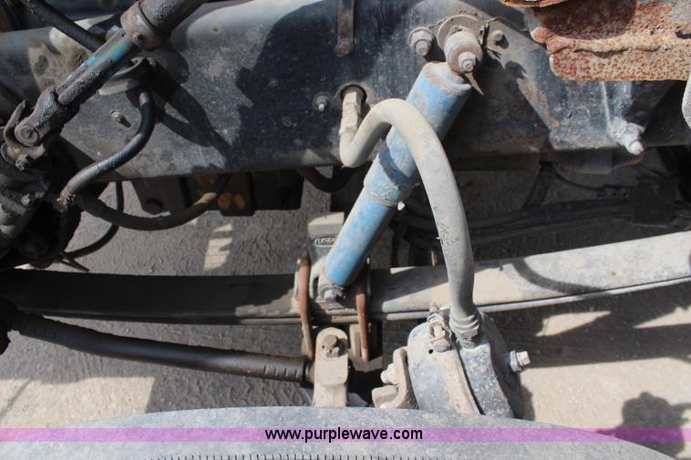 image for item K6843 1999 Peterbilt 385 semi truck